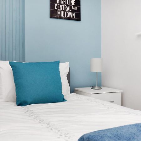 Waterside 4 Bed Apartment Londres Extérieur photo