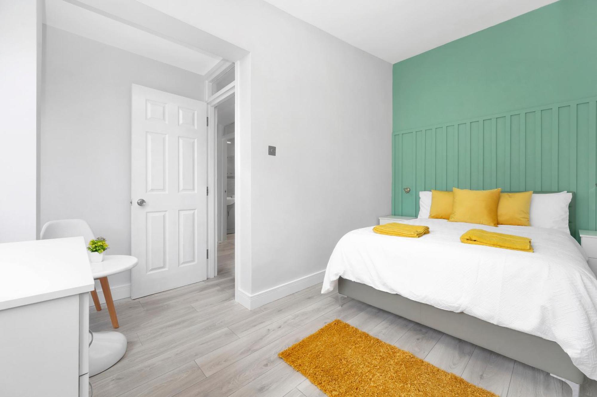 Waterside 4 Bed Apartment Londres Extérieur photo