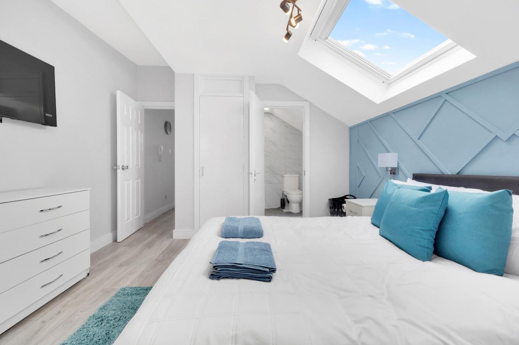 Waterside 4 Bed Apartment Londres Extérieur photo