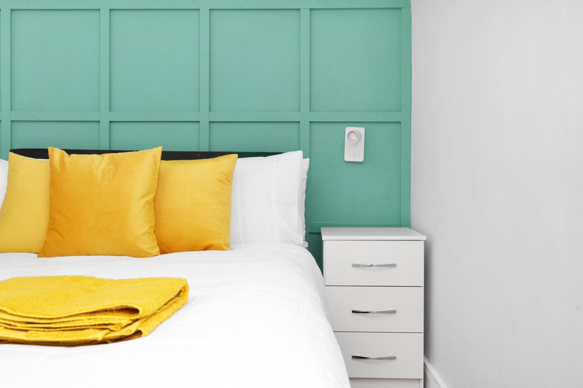 Waterside 4 Bed Apartment Londres Extérieur photo