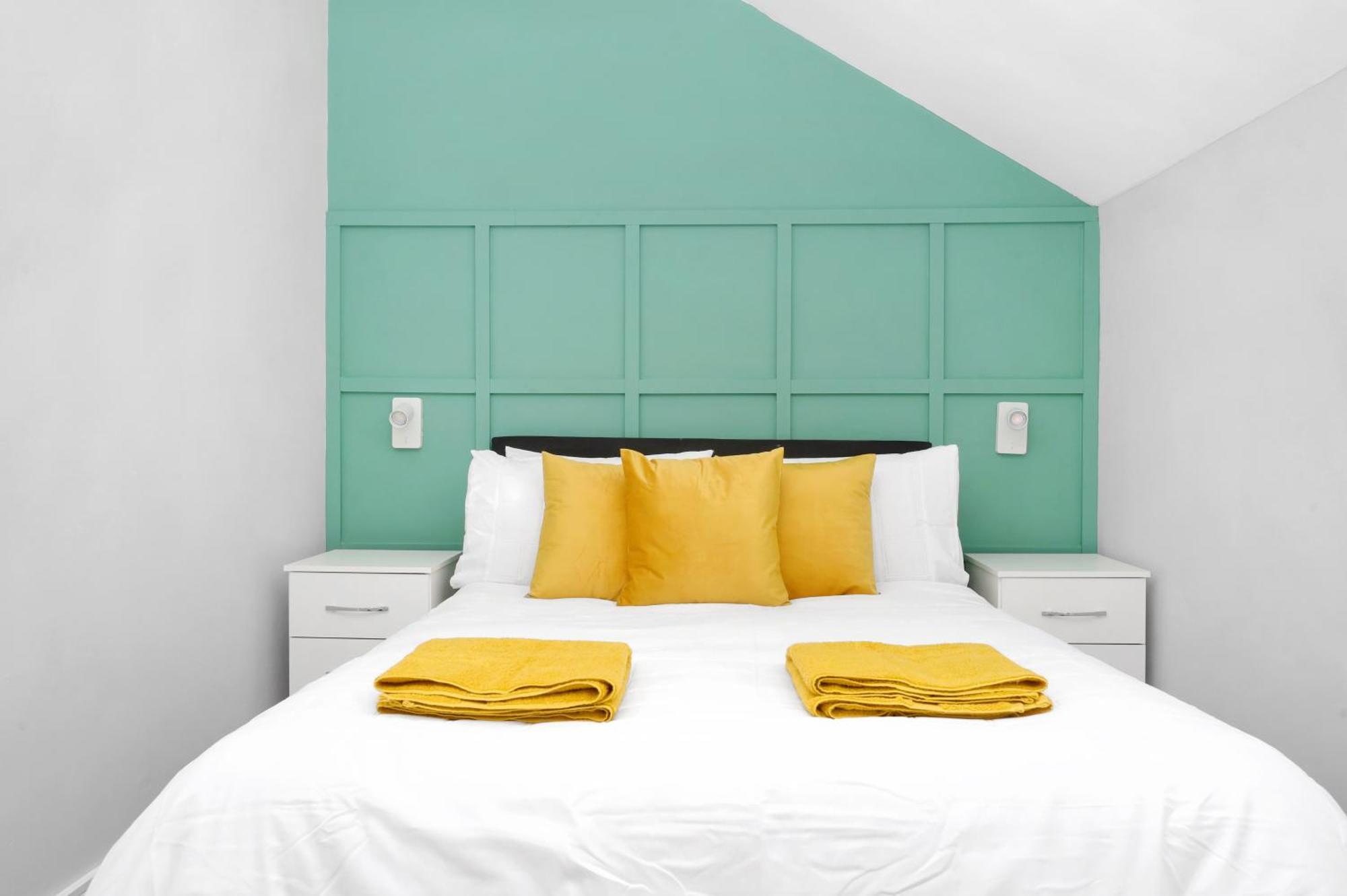 Waterside 4 Bed Apartment Londres Extérieur photo