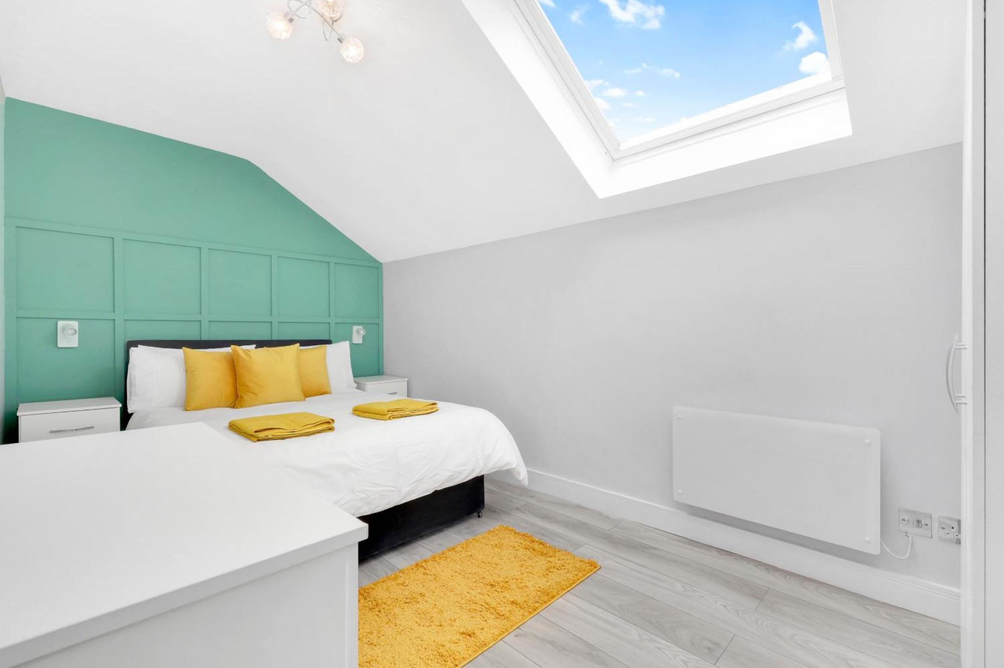 Waterside 4 Bed Apartment Londres Extérieur photo