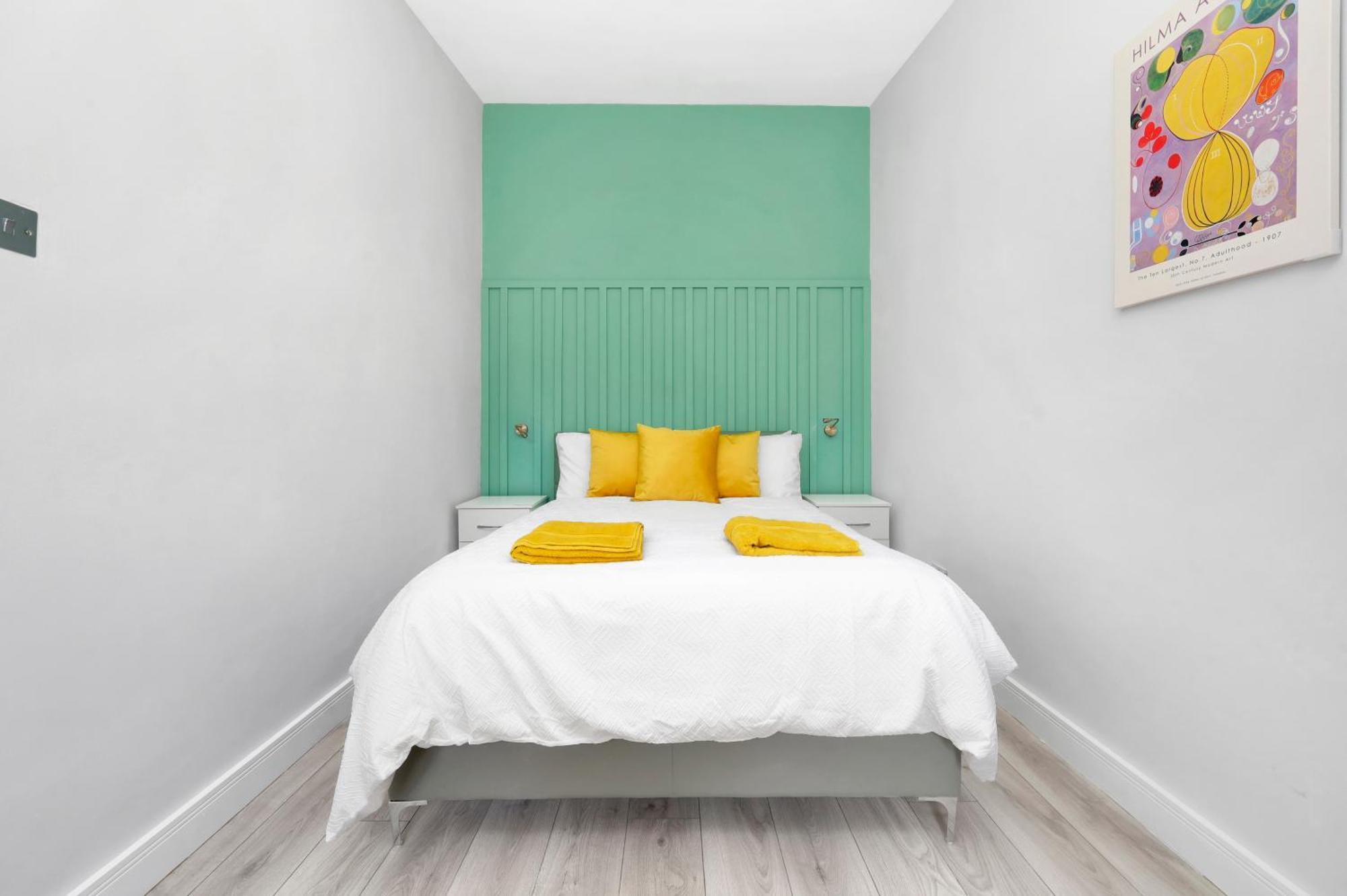 Waterside 4 Bed Apartment Londres Extérieur photo