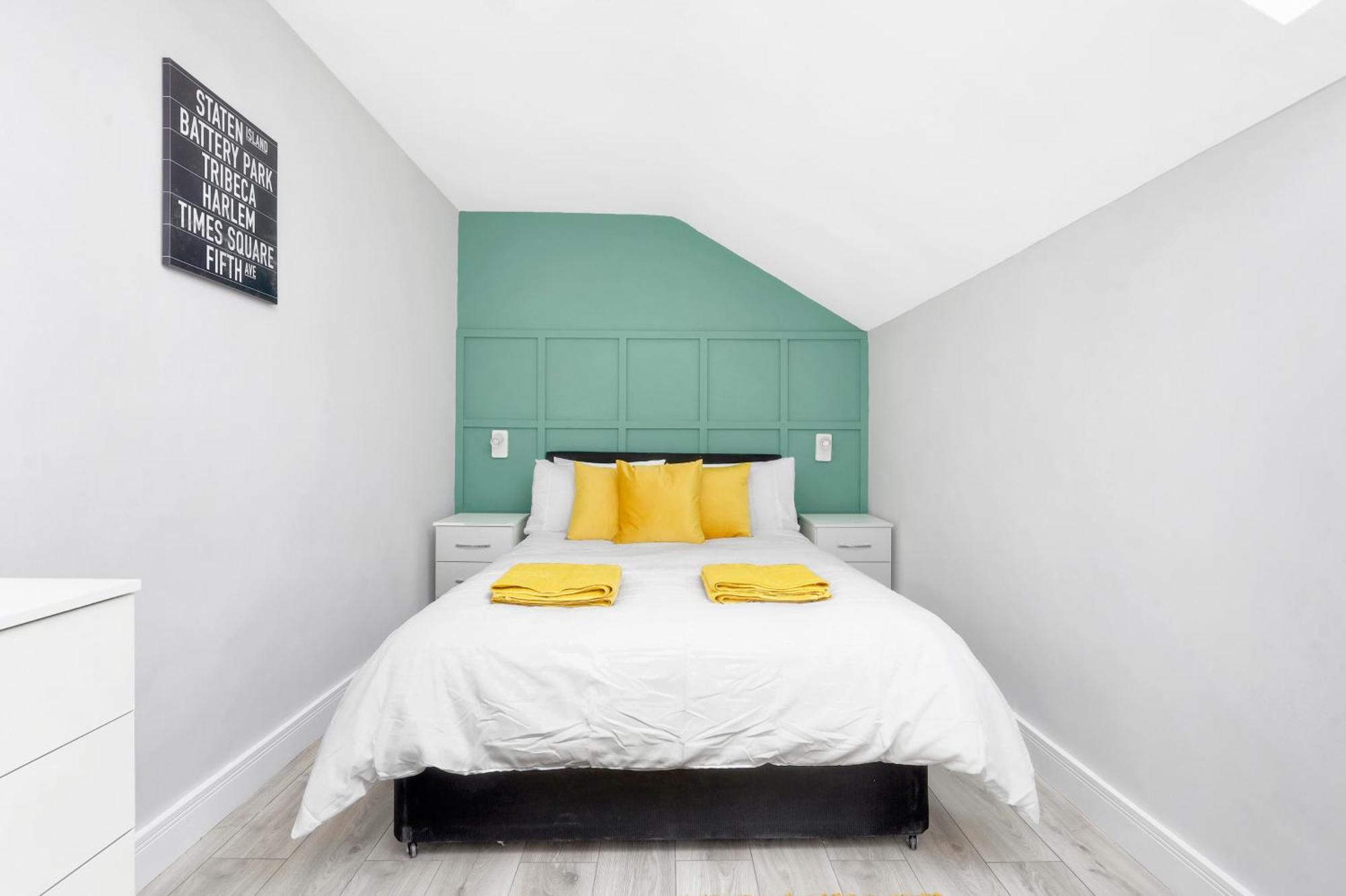Waterside 4 Bed Apartment Londres Extérieur photo