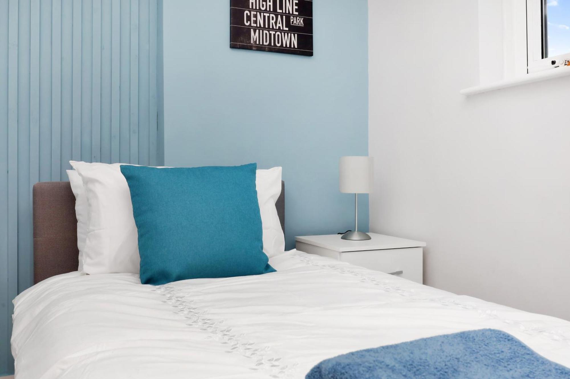 Waterside 4 Bed Apartment Londres Extérieur photo