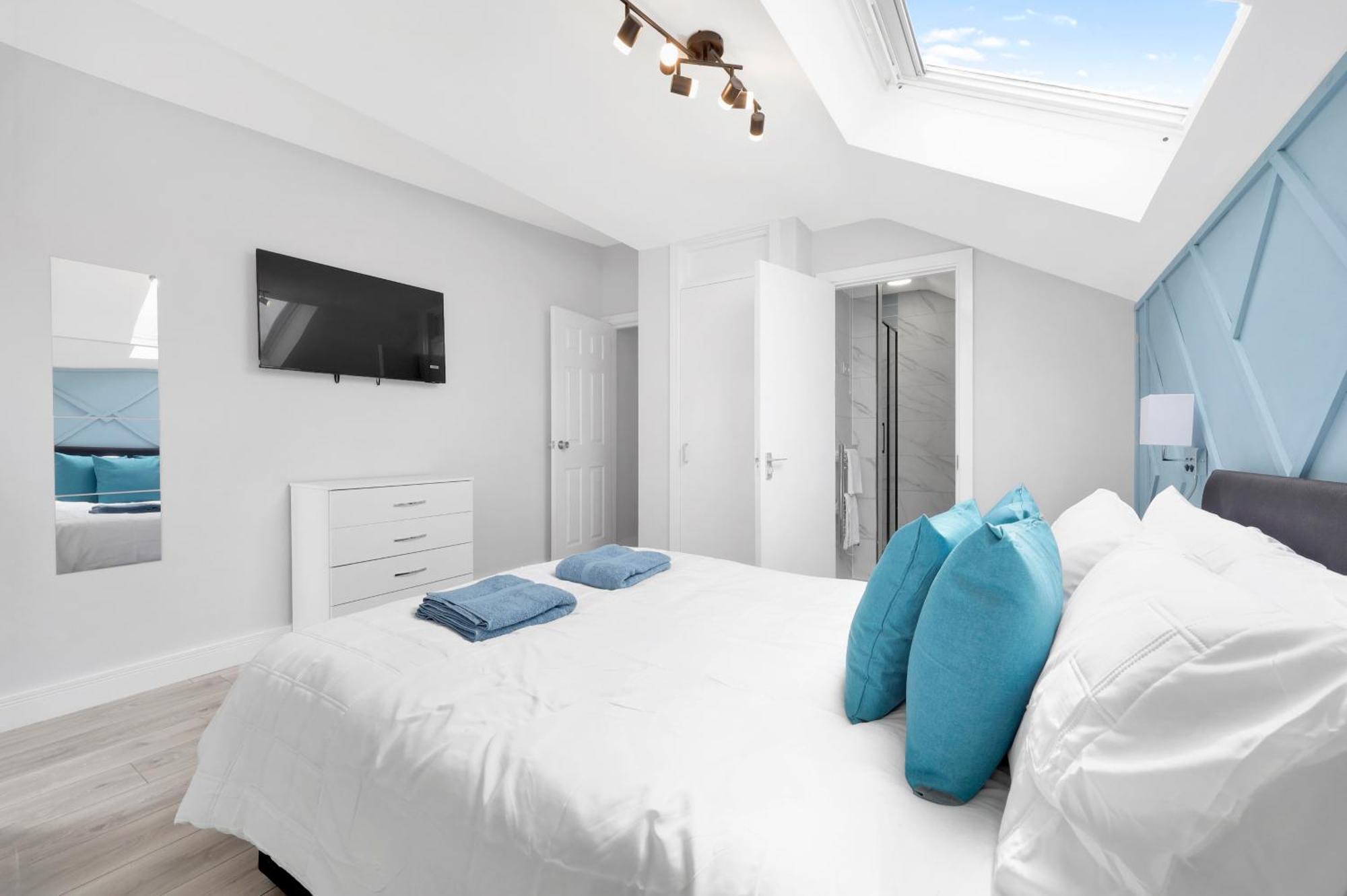 Waterside 4 Bed Apartment Londres Extérieur photo