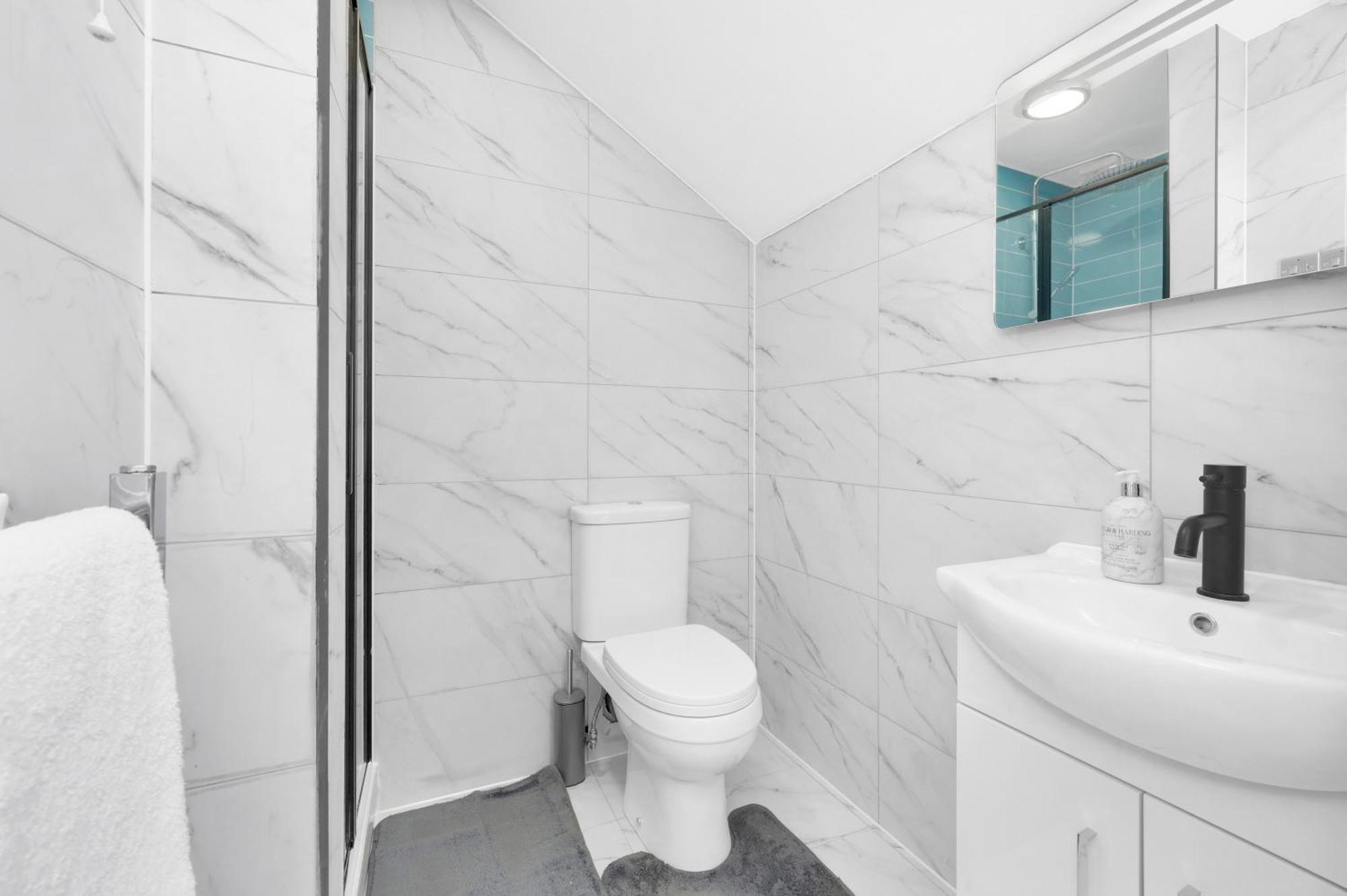 Waterside 4 Bed Apartment Londres Extérieur photo